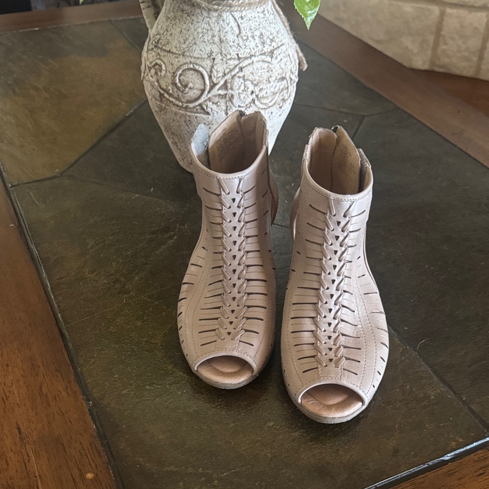 Earth Women's Peep-Toe Ankle Booties - Cream